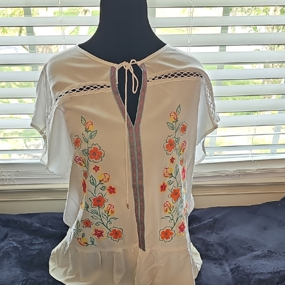 THE PIONEER WOMANFloral Embroidered White Blouse - Picture 4 of 5